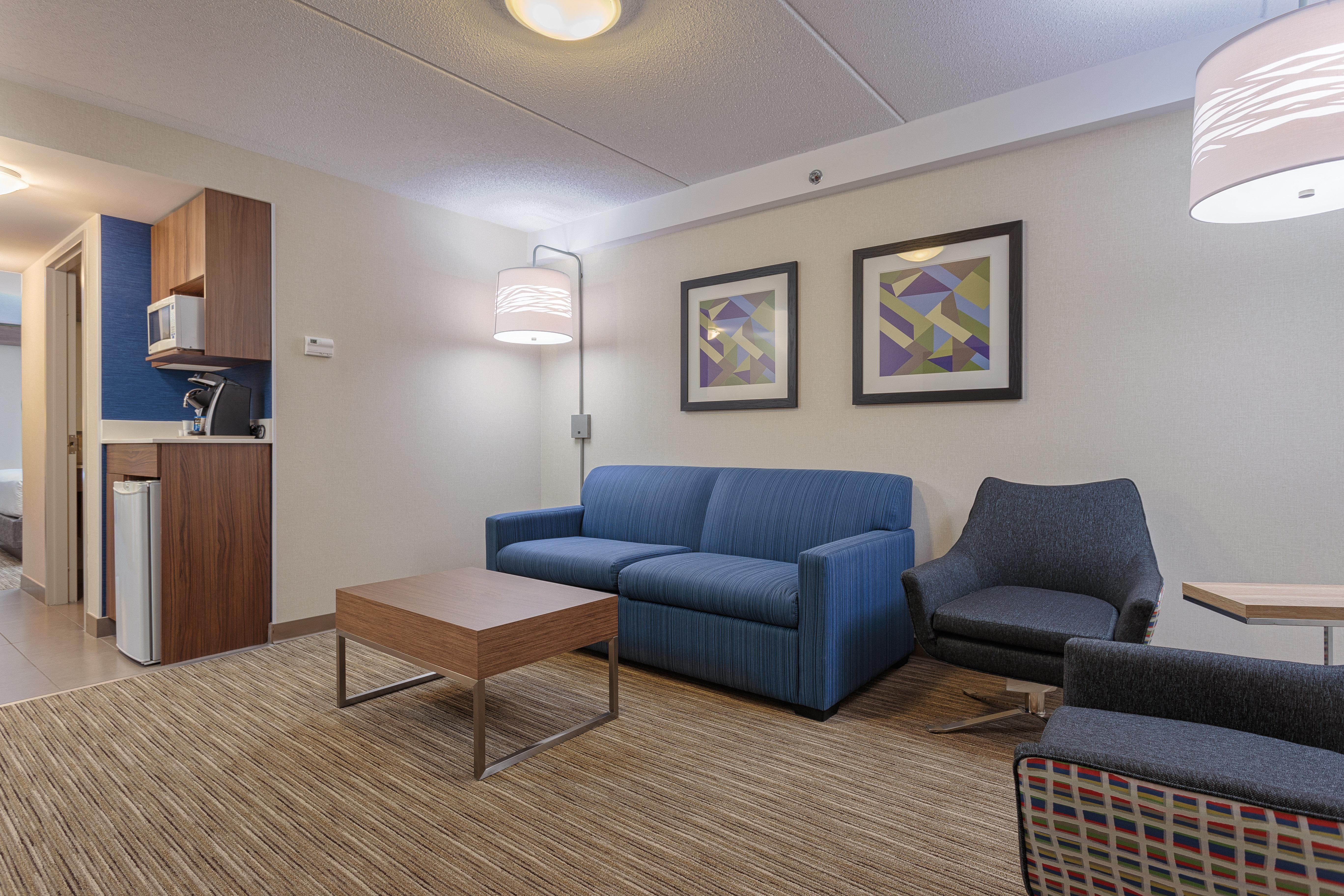 Holiday Inn Express & Suites - Belleville By Ihg Exteriér fotografie