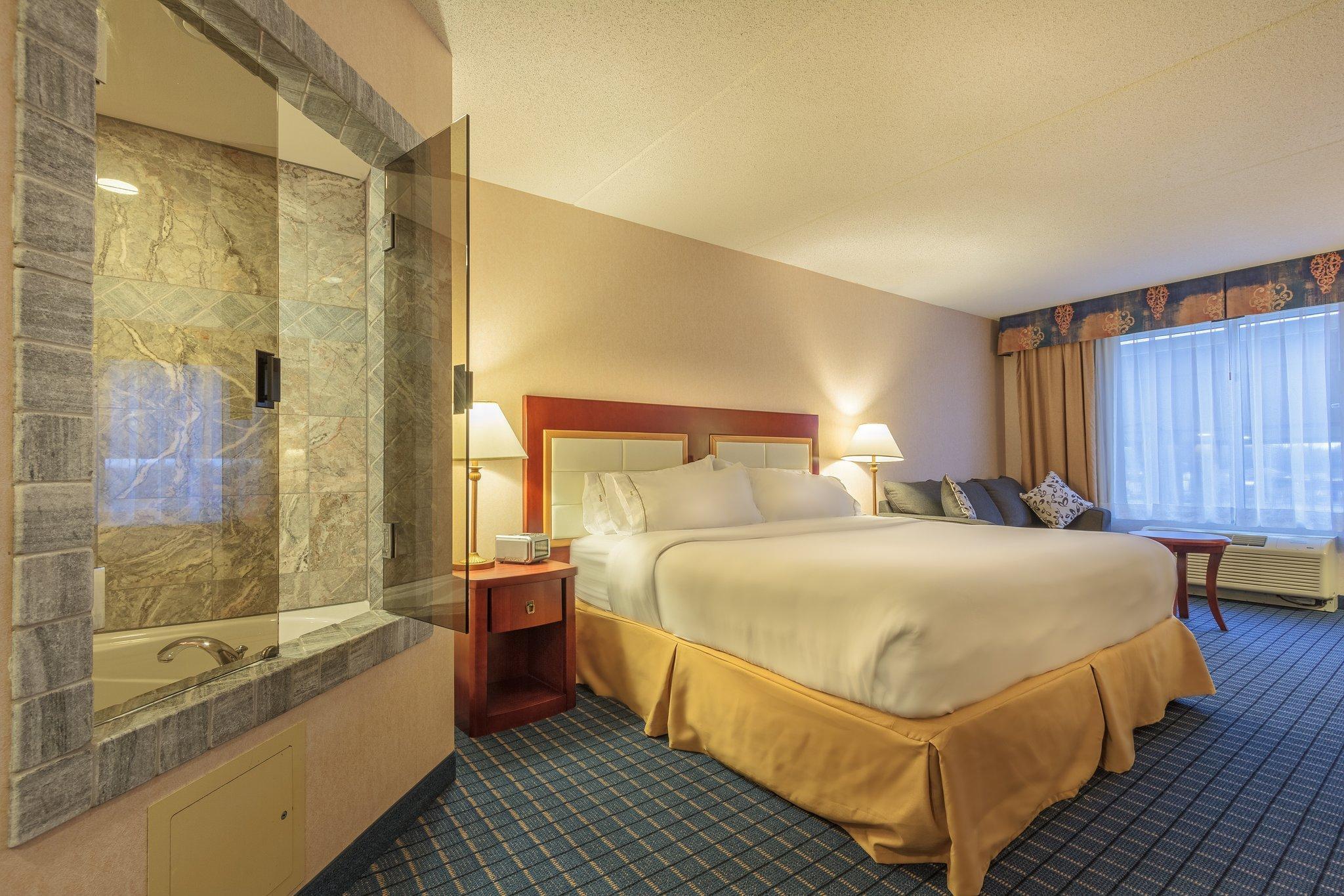 Holiday Inn Express & Suites - Belleville By Ihg Exteriér fotografie