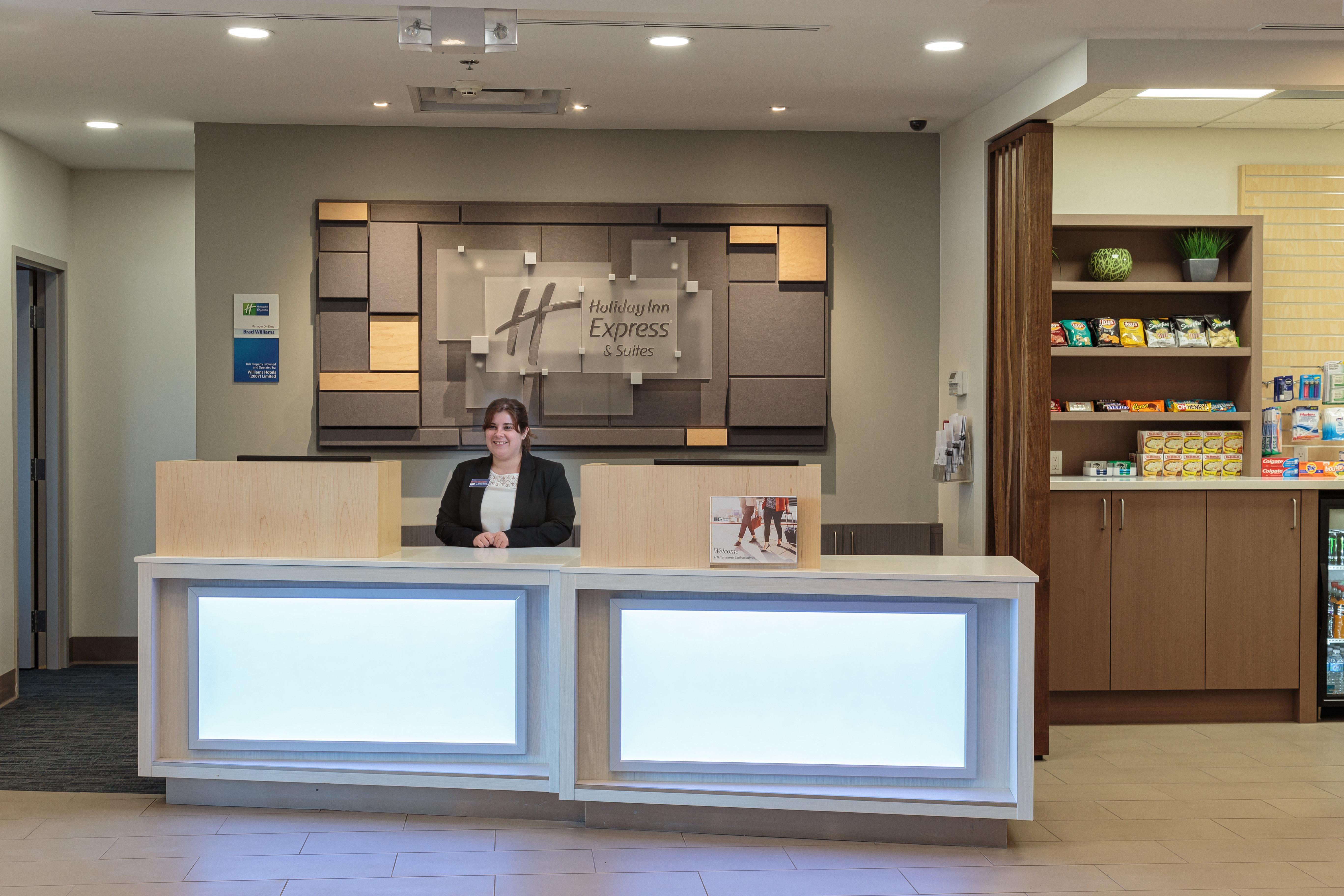 Holiday Inn Express & Suites - Belleville By Ihg Exteriér fotografie