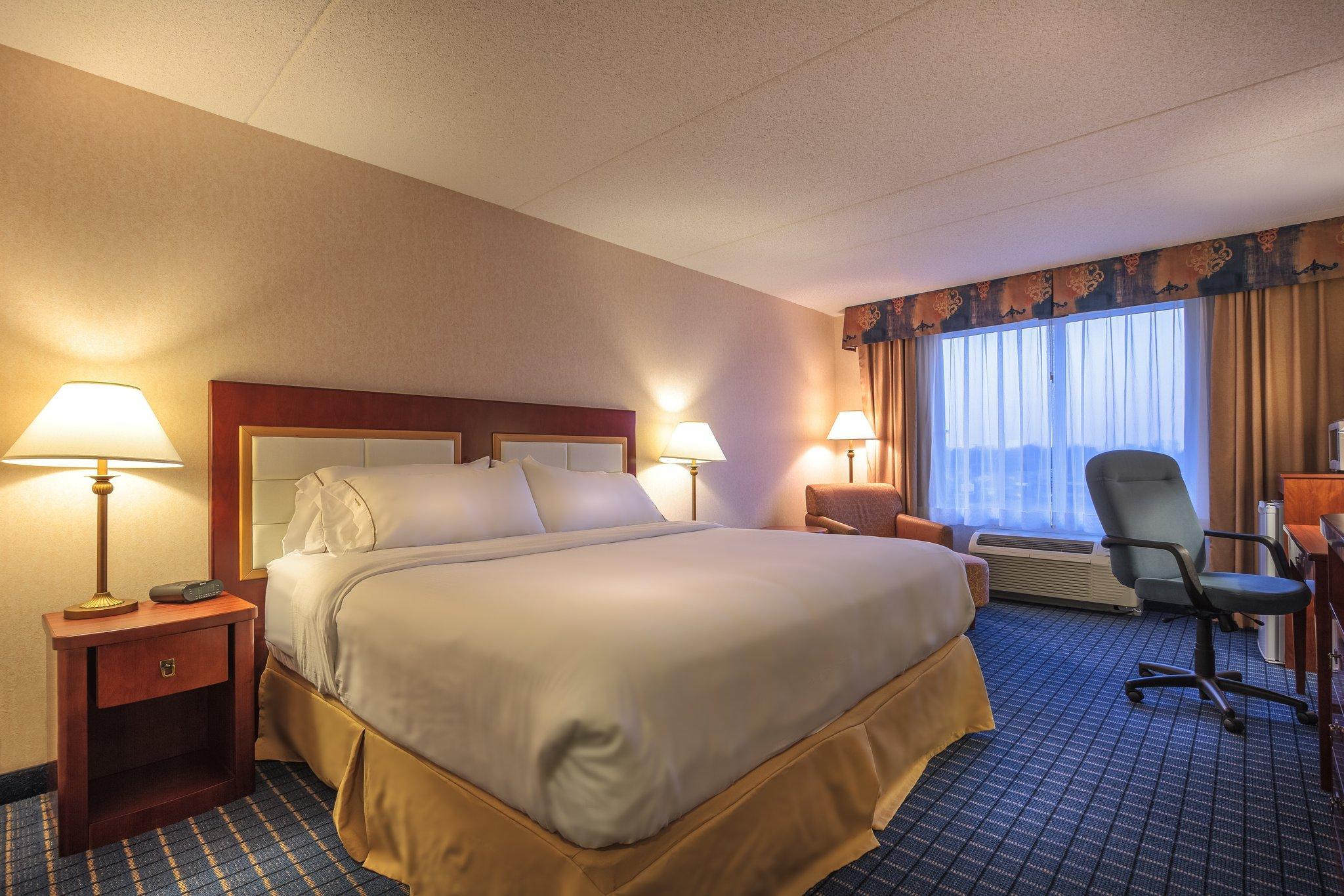 Holiday Inn Express & Suites - Belleville By Ihg Exteriér fotografie