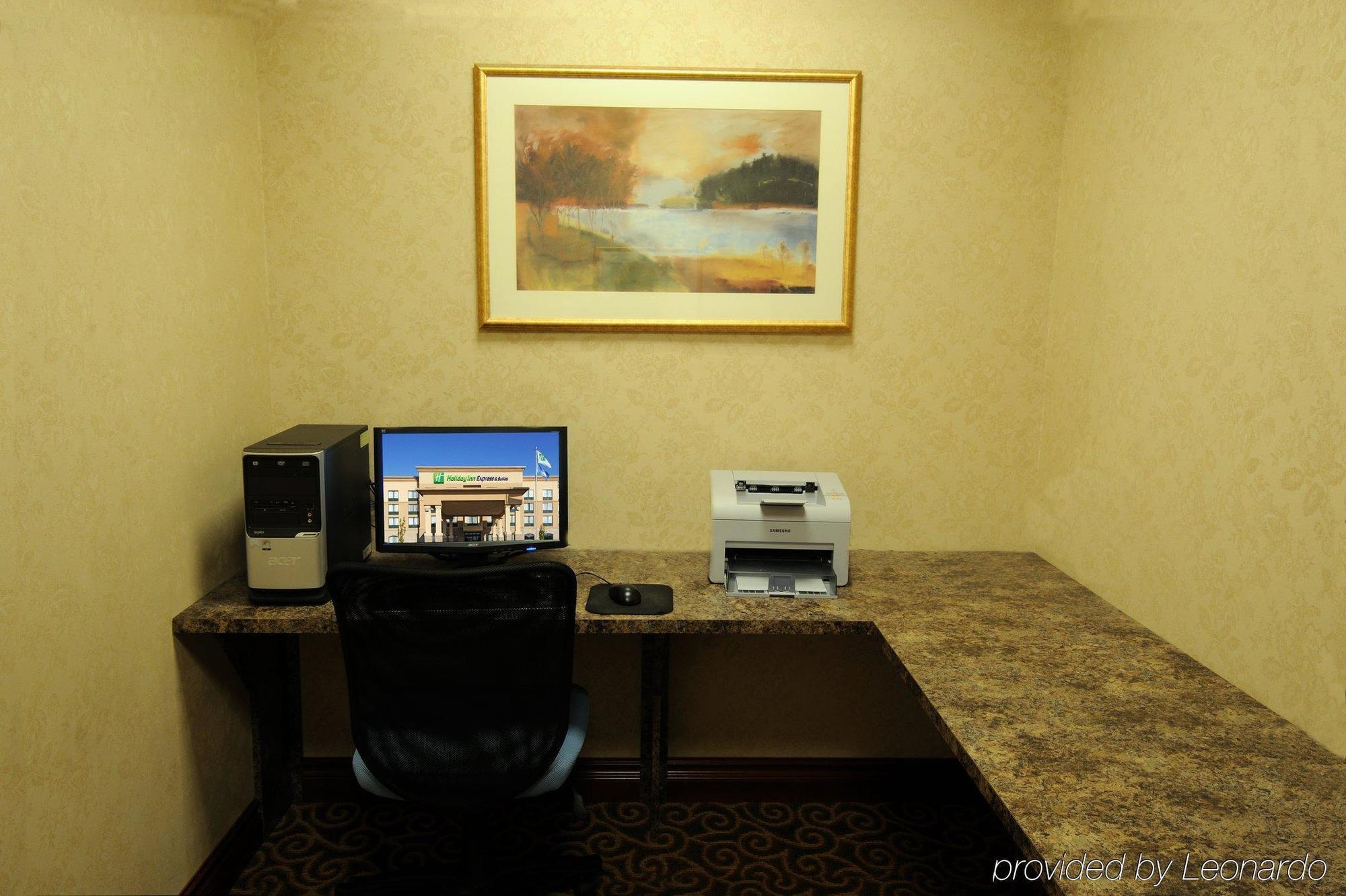Holiday Inn Express & Suites - Belleville By Ihg Zařízení fotografie