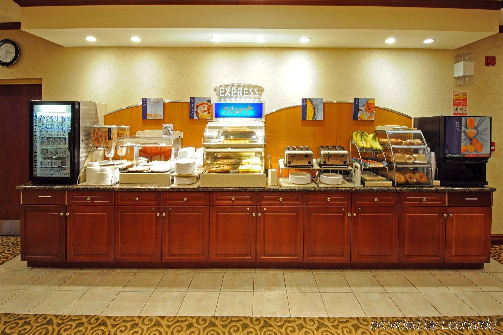 Holiday Inn Express & Suites - Belleville By Ihg Restaurace fotografie